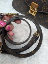 LOUIS VUITTON MONOGRAM METIS POCHETTE