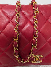CHANEL RED SMALL VINTAGE FLAP