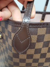 LOUIS VUITTON DE NEVERFULL MM, ROSE BALLERINE INTERIOR