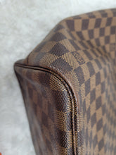 LOUIS VUITTON DE NEVERFULL MM, ROSE BALLERINE INTERIOR