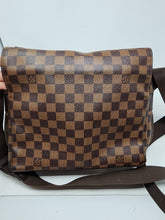 LOUIS VUITTON DE NAVIGLIO MESSENGER BAG