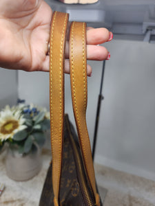 LOUIS VUITTON MONOGRAM TOTALLY MM