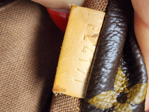 LOUIS VUITTON MONOGRAM TOTALLY MM