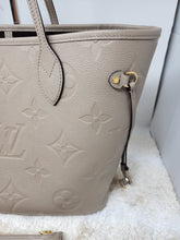 LOUIS VUITTON EMPREINTE NEVERFULL MM WITH POUCH, TURTLEDOVE