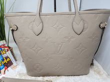 LOUIS VUITTON EMPREINTE NEVERFULL MM WITH POUCH, TURTLEDOVE