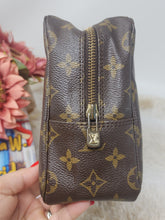 LOUIS VUITTON TROUSSE 28