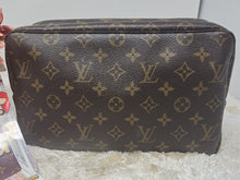 LOUIS VUITTON TROUSSE 28