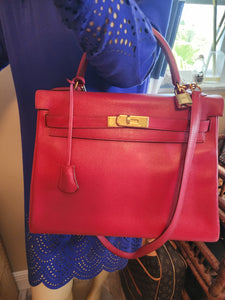 HERMES KELLY 32 ROUGE VIF COURCHEVEL, GHW