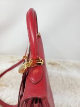 HERMES KELLY 32 ROUGE VIF COURCHEVEL, GHW