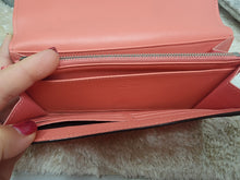 LOUIS VUITTON LOUISE WALLET - POPPY PINK