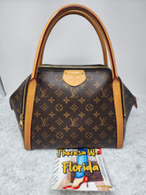 LOUIS VUITTON MONOGRAM MARAIS