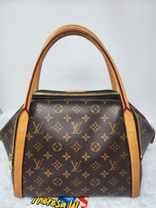 LOUIS VUITTON MONOGRAM MARAIS