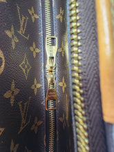LOUIS VUITTON MONOGRAM MARAIS