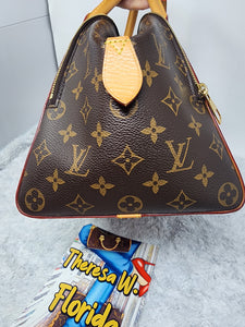 LOUIS VUITTON MONOGRAM MARAIS