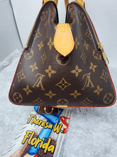 LOUIS VUITTON MONOGRAM MARAIS