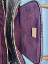 LOUIS VUITTON MONOGRAM MARAIS