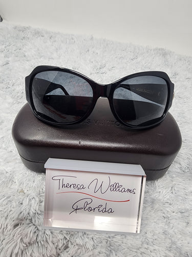 LOUIS VUITTON BLACK URSULA SUNGLASSES