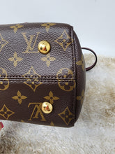 LOUIS VUITTON VENUS