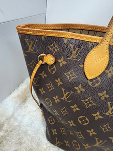 LOUIS VUITTON MONOGRAM NEVERFULL MM, BEIGE INTERIOR