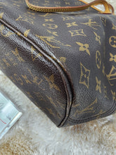 LOUIS VUITTON MONOGRAM NEVERFULL MM, BEIGE INTERIOR