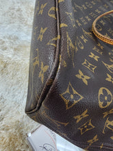 LOUIS VUITTON MONOGRAM NEVERFULL MM, BEIGE INTERIOR