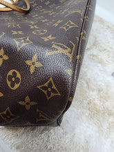 LOUIS VUITTON MONOGRAM NEVERFULL MM, BEIGE INTERIOR