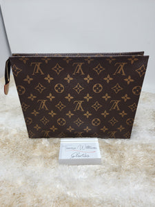 LOUIS VUITTON MONOGRAM TOILETRY 26, LIKE NEW