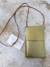LOUIS VUITTON VERNIS WALKER CROSSBODY
