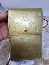 LOUIS VUITTON VERNIS WALKER CROSSBODY