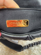 CHANEL 19 BLACK SMALL/MEDIUM, VERY EXCELLENT