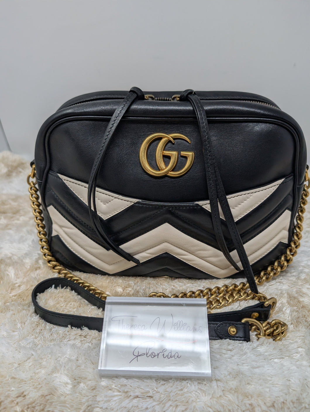 GUCCI MARMONT BLACK AND IVORY MEDIUM CROSSBODY BAG