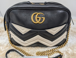 GUCCI MARMONT BLACK AND IVORY MEDIUM CROSSBODY BAG