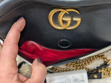 GUCCI MARMONT BLACK AND IVORY MEDIUM CROSSBODY BAG