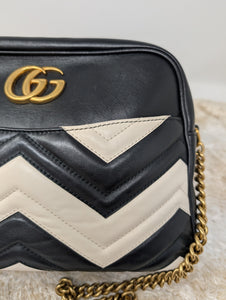 GUCCI MARMONT BLACK AND IVORY MEDIUM CROSSBODY BAG