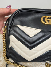 GUCCI MARMONT BLACK AND IVORY MEDIUM CROSSBODY BAG