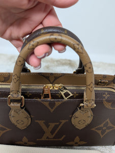 LOUIS VUITTON ONTHEGO REVERSE EAST WEST