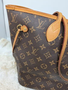 LOUIS VUITTON MONOGRAM NEVERFULL MM, RED INTERIOR