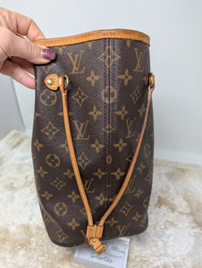 LOUIS VUITTON MONOGRAM NEVERFULL MM, RED INTERIOR