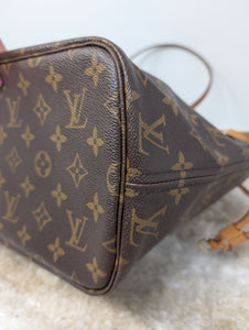 LOUIS VUITTON MONOGRAM NEVERFULL MM, RED INTERIOR