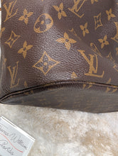 LOUIS VUITTON MONOGRAM NEVERFULL MM, RED INTERIOR