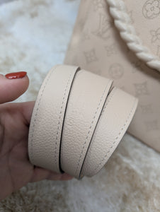 LOUIS VUITTON IVORY MAHINA BABYLONE BB CROSSBODY