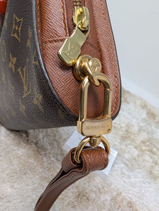 LOUIS VUITTON MONOGRAM ORSAY CLUTCH WRISTLET