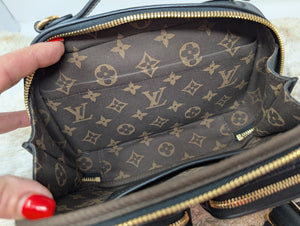 LOUIS VUITTON BLACK EMPREINTE UTILITY CROSSBODY