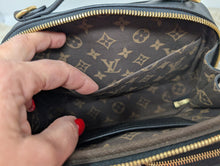 LOUIS VUITTON BLACK EMPREINTE UTILITY CROSSBODY