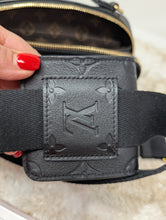 LOUIS VUITTON BLACK EMPREINTE UTILITY CROSSBODY