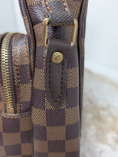 LOUIS VUITTON CUSTOM ORDER DE AMAZON CROSSBODY, MINT