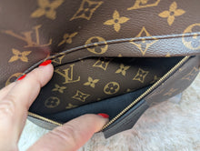 LOUIS VUITTON MONOGRAM PALM SPRINGS MM BACKPACK