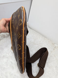 LOUIS VUITTON MONOGRAM BOSPHORE MESSENGER