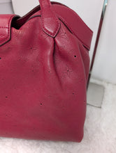 LOUIS VUITTON MAHINA CIRRUS PM, RASPBERRY