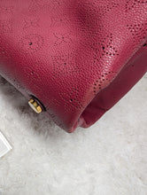 LOUIS VUITTON MAHINA CIRRUS PM, RASPBERRY